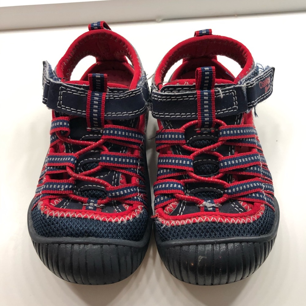 OshKosh B’gosh Boys Waterproof sandals. Size 8.